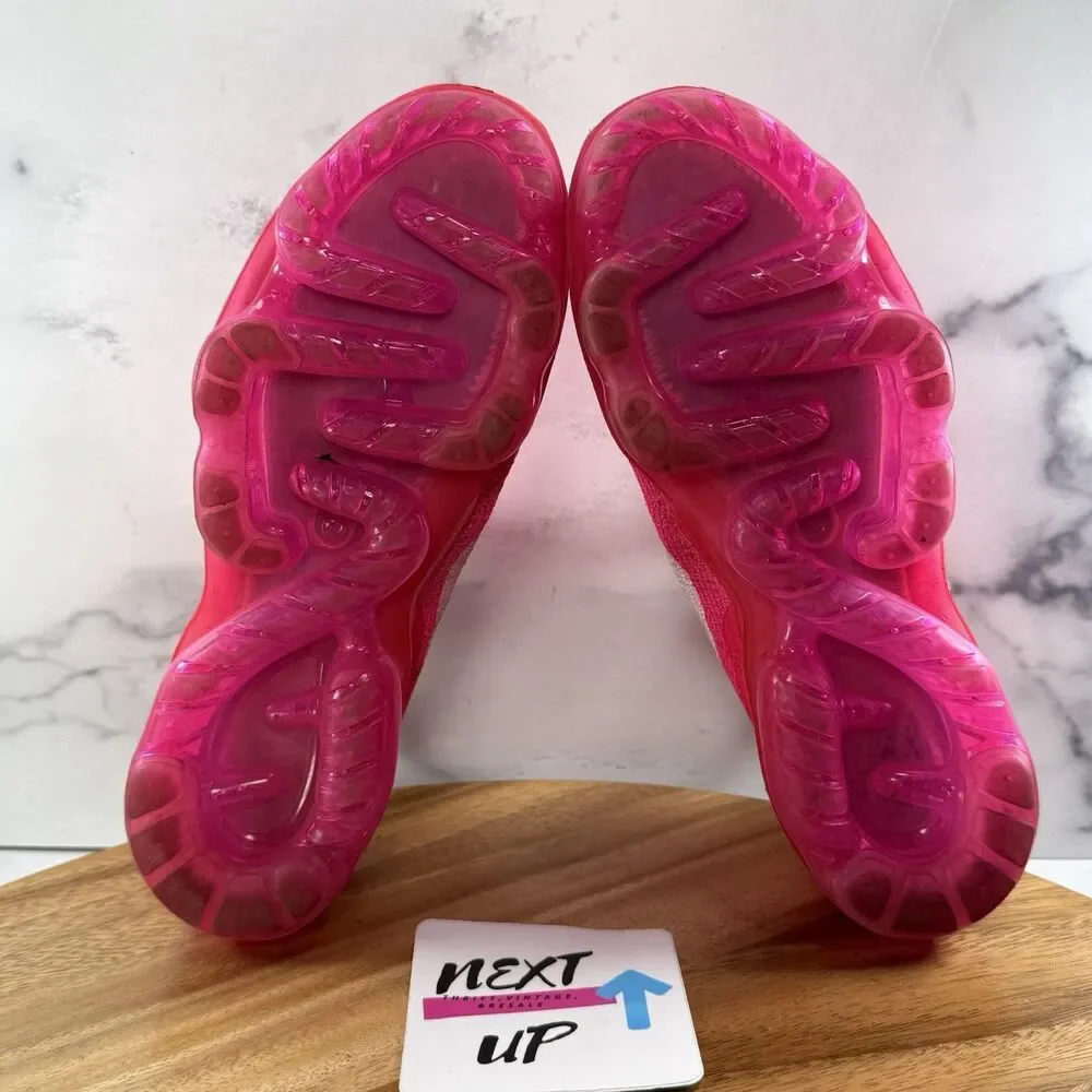 Womens size 7-Nike Air Vapormax 2023 Flyknit Hyper Pink Sneakers DV6840-601